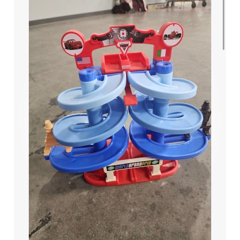Fisher Price Disney Pixar Cars 2 Grand Prix Spiral Racetrack Talking WORKS
